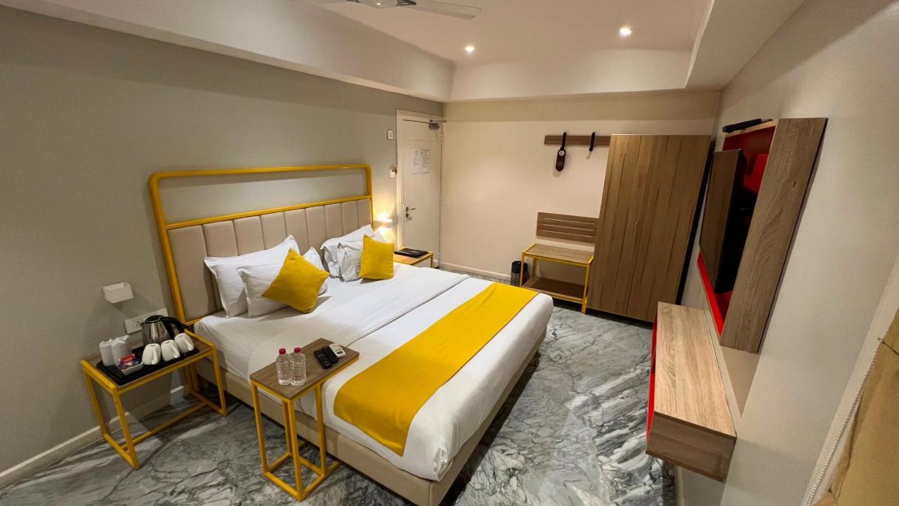 Phoenix - Unmatched Comfort Udaipur Kültér fotó