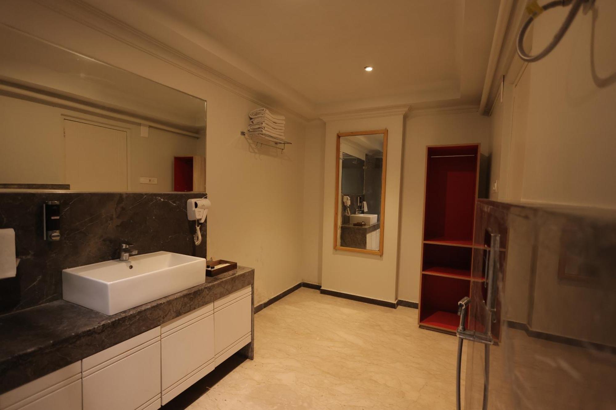 Phoenix - Unmatched Comfort Udaipur Kültér fotó