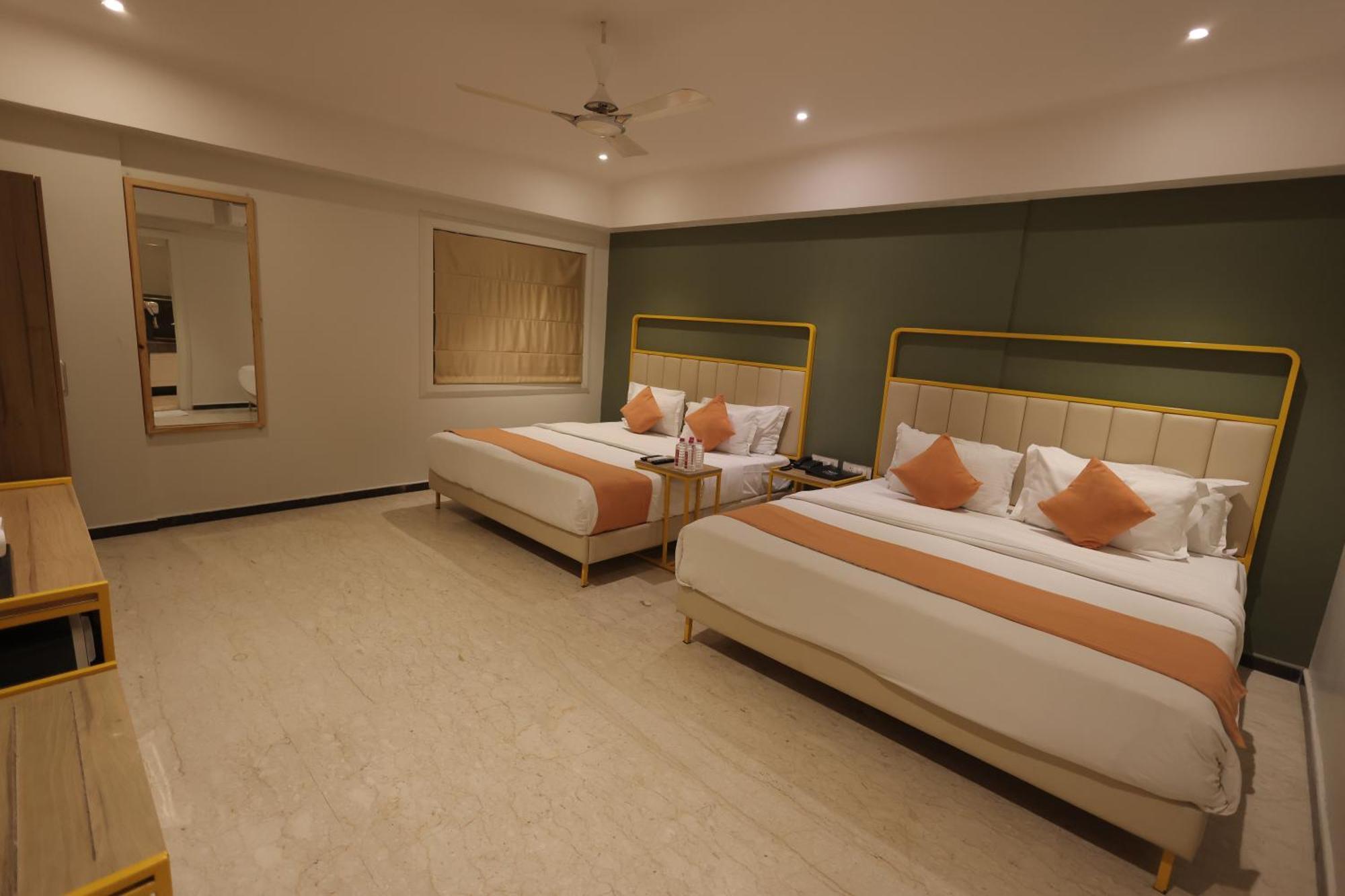 Phoenix - Unmatched Comfort Udaipur Kültér fotó