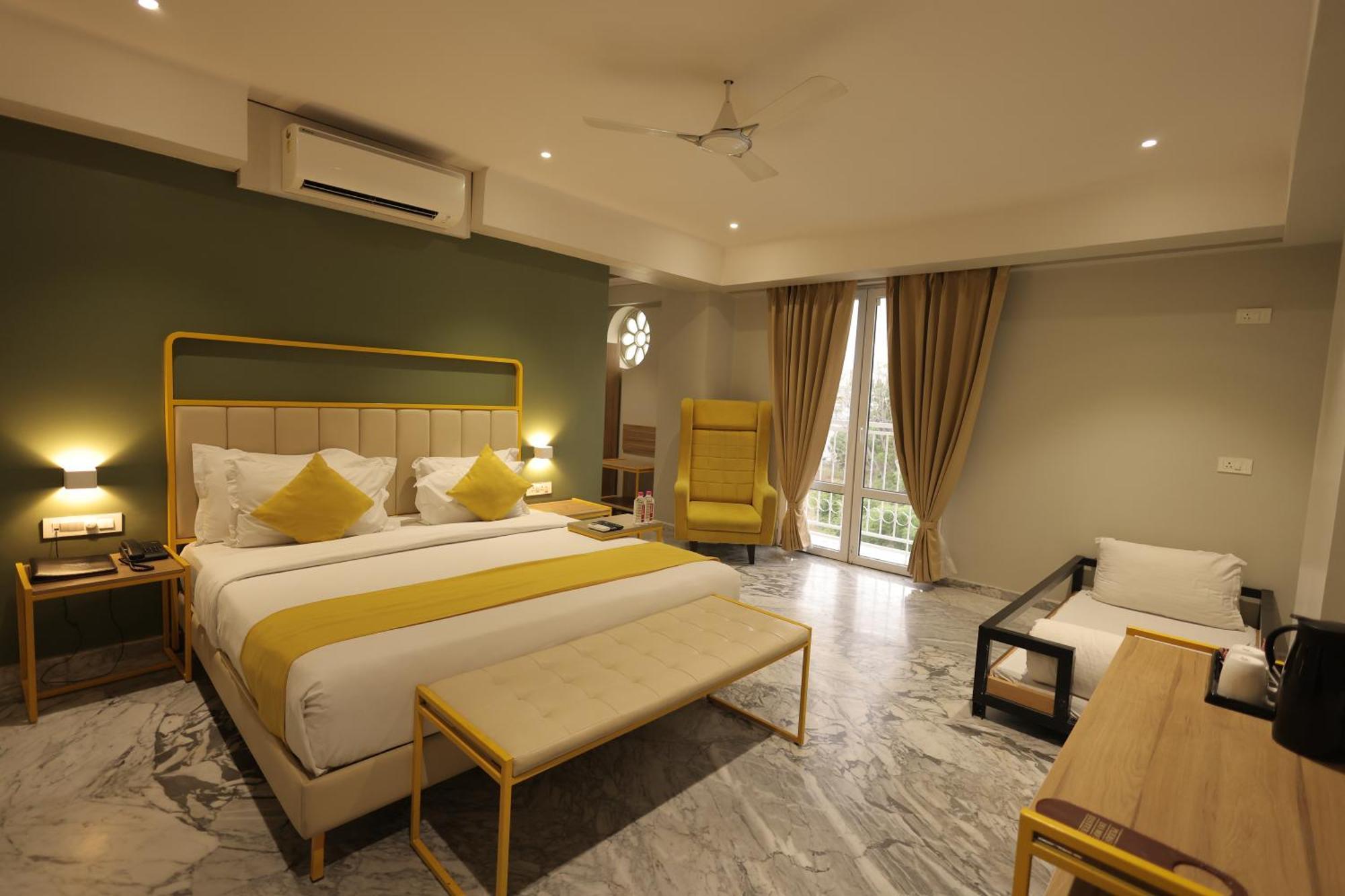 Phoenix - Unmatched Comfort Udaipur Kültér fotó